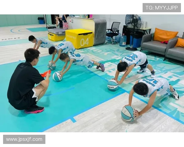 以篮球为纽带探索团队合作与个人拼搏精神的完美融合