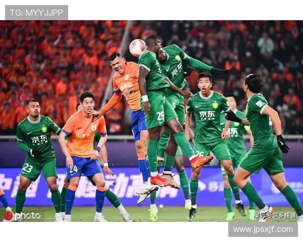 上海海港迎战成都蓉城，争夺中超关键三分展开激烈对决