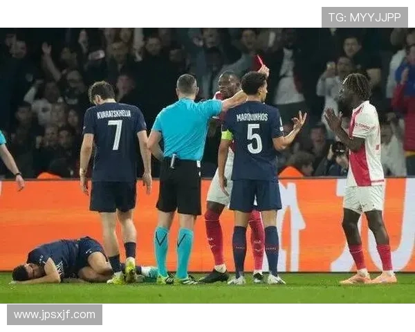 巴黎圣曼与蒙队激战在即谁能在这场对决中笑到最后